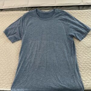 Lululemon Metal Vent Tech 2.0, Men’s Short Sleeved Blue Shirt, Size Medium